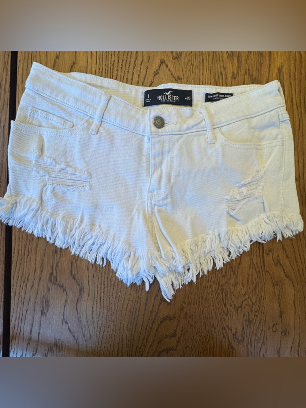 Hollister White Frayed Low-Rise Shorts- short‎ short Size 1 W 25 vintage stretch